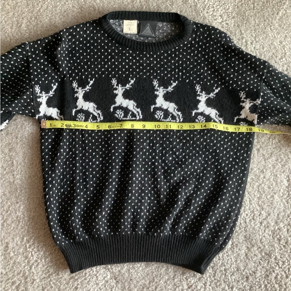 Kennington Christmas Sweater with Reindeer, Juniors size Large, like new. - Picture 3 of 6
